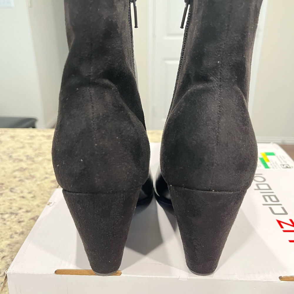 Liz Claiborne Womens Booties Size
9 - Picture 7 of 7